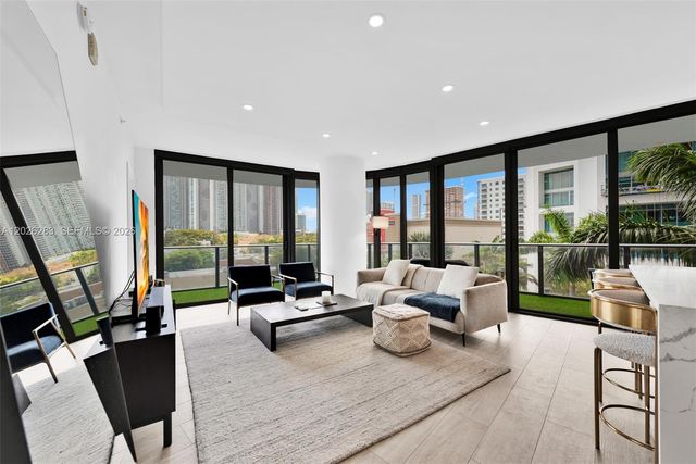 121 NE 34th St L304, Miami, FL 33137