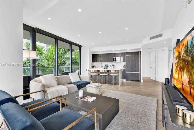 121 NE 34th St L304, Miami, FL 33137