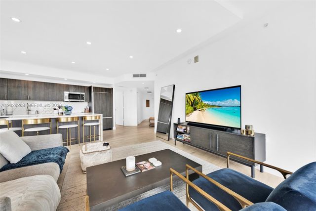 121 NE 34th St L304, Miami, FL 33137