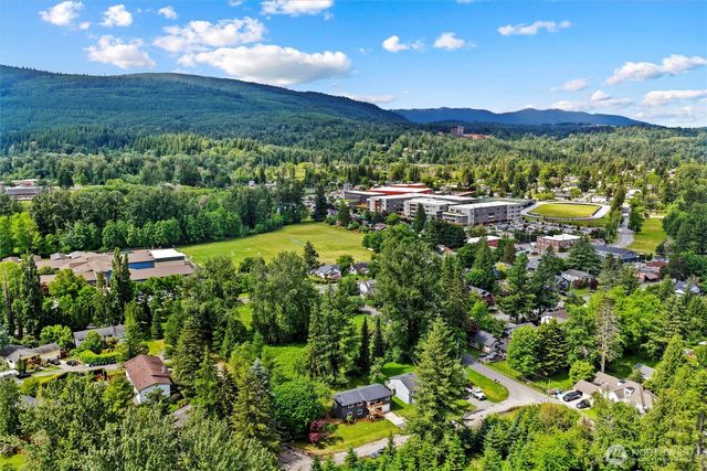 39845 SE Spruce Street, Snoqualmie, WA 98065