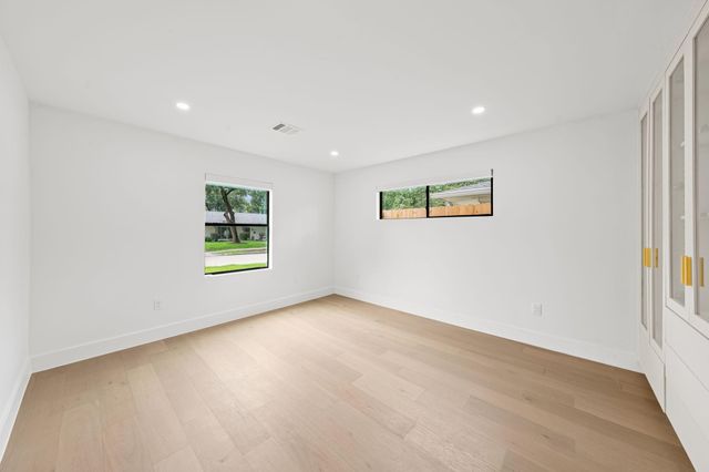 5411 Yarwell Drive, Houston, TX 77096