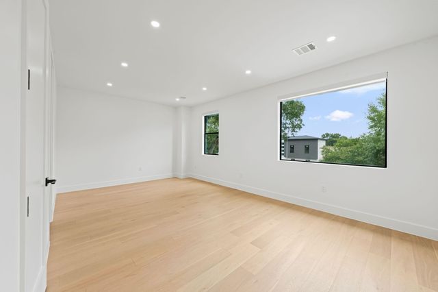 5411 Yarwell Drive, Houston, TX 77096