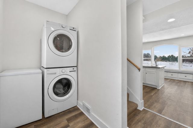 3724 345th Avenue NE, Cambridge, MN 55008