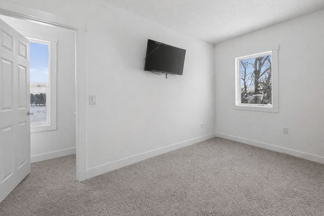 3724 345th Avenue NE, Cambridge, MN 55008