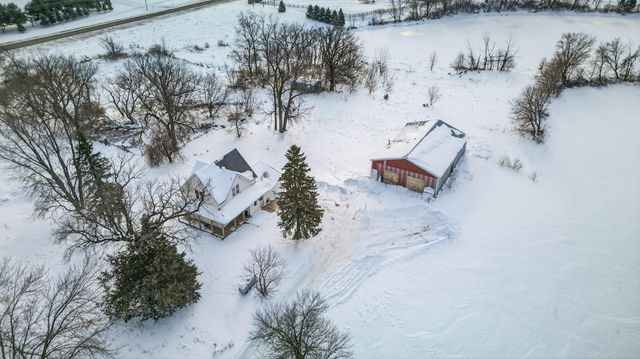 3724 345th Avenue NE, Cambridge, MN 55008