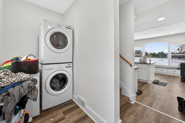 3724 345th Avenue NE, Cambridge, MN 55008