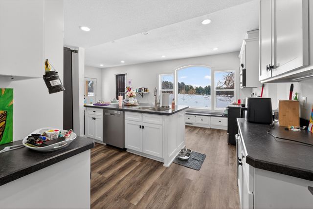 3724 345th Avenue NE, Cambridge, MN 55008