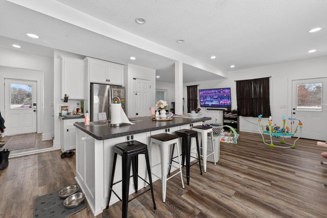 3724 345th Avenue NE, Cambridge, MN 55008