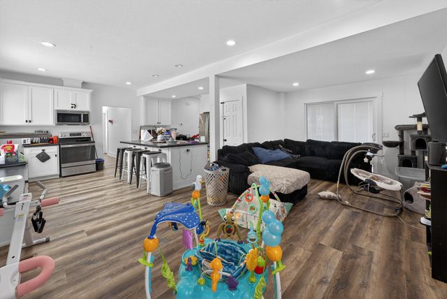 3724 345th Avenue NE, Cambridge, MN 55008