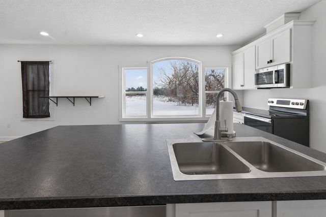 3724 345th Avenue NE, Cambridge, MN 55008