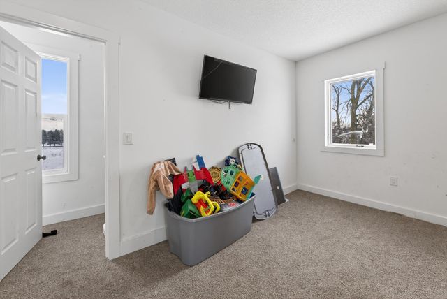 3724 345th Avenue NE, Cambridge, MN 55008