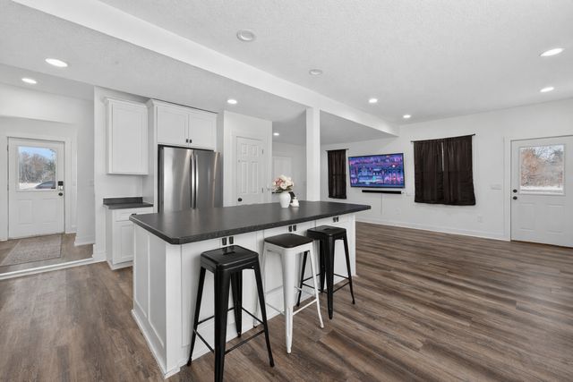 3724 345th Avenue NE, Cambridge, MN 55008