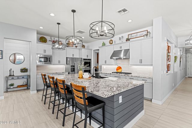 17182 W THOUSAND OAKS Street, Surprise, AZ 85388
