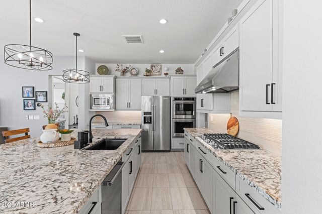 17182 W THOUSAND OAKS Street, Surprise, AZ 85388