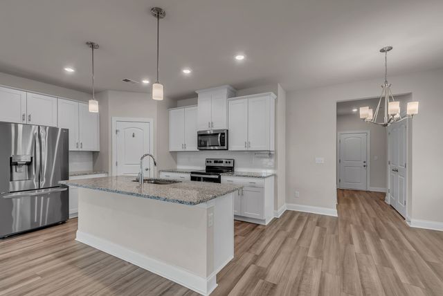 704 Taylor Bend Rd, Columbia, TN 38401