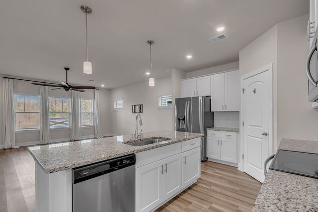 704 Taylor Bend Rd, Columbia, TN 38401