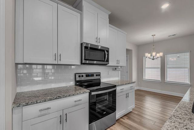 704 Taylor Bend Rd, Columbia, TN 38401