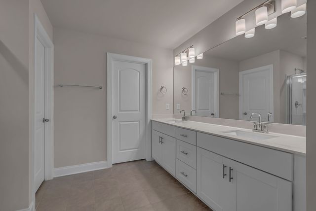 704 Taylor Bend Rd, Columbia, TN 38401