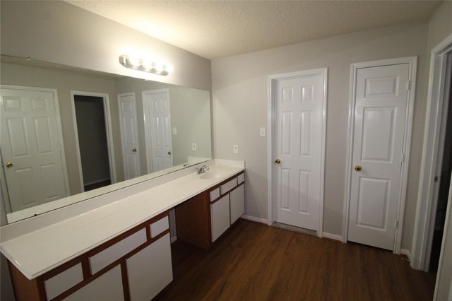 2834 Iris Valley Way, Houston, TX 77038