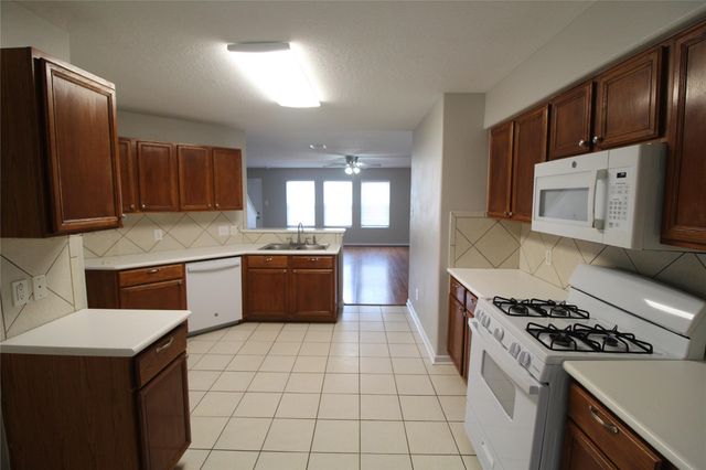 2834 Iris Valley Way, Houston, TX 77038