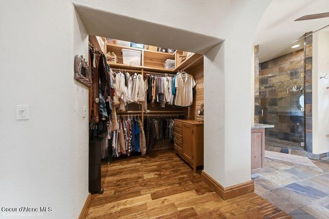 55 La Vita Bella Lane, Hope, ID 83836