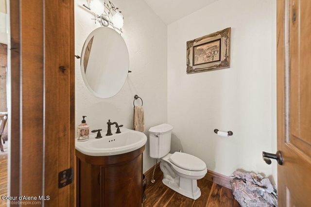 55 La Vita Bella Lane, Hope, ID 83836