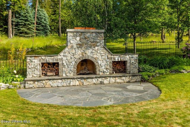 55 La Vita Bella Lane, Hope, ID 83836