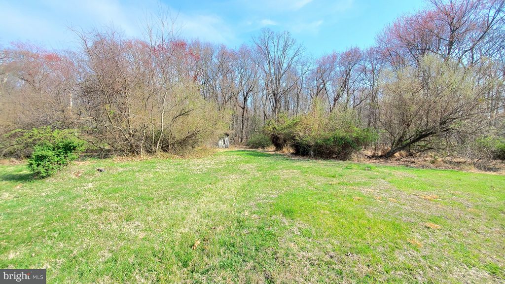 Image 2 of property listing at 976 WARBURTON RD, Elkton, MD 21921