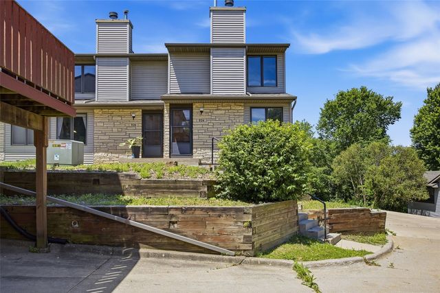 924 West Side Drive, Iowa City, IA 52246