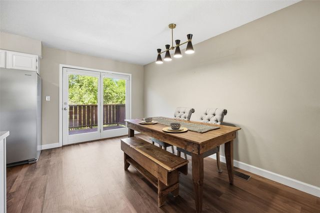 924 West Side Drive, Iowa City, IA 52246