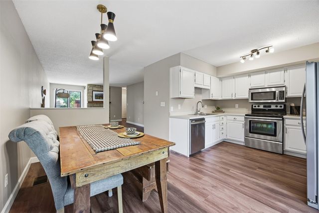 924 West Side Drive, Iowa City, IA 52246