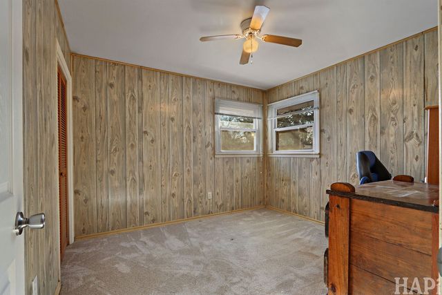 62 Ridge Court, Lindenhurst, IL 60046