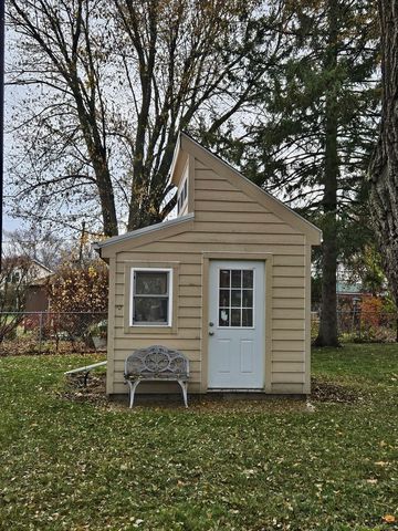 62 Ridge Court, Lindenhurst, IL 60046