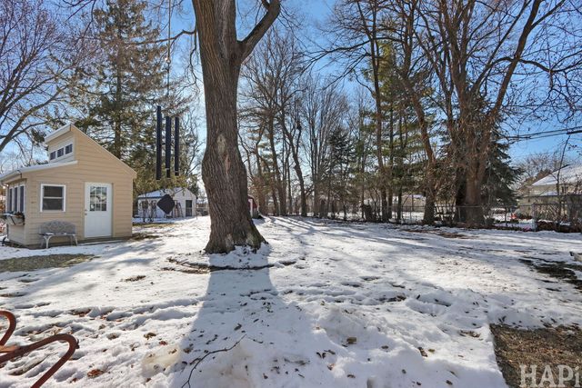 62 Ridge Court, Lindenhurst, IL 60046