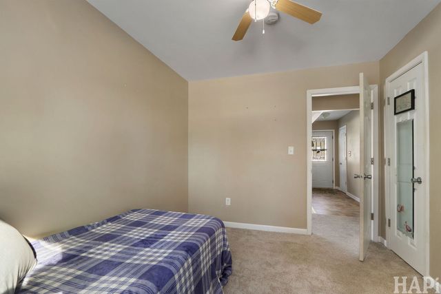 62 Ridge Court, Lindenhurst, IL 60046