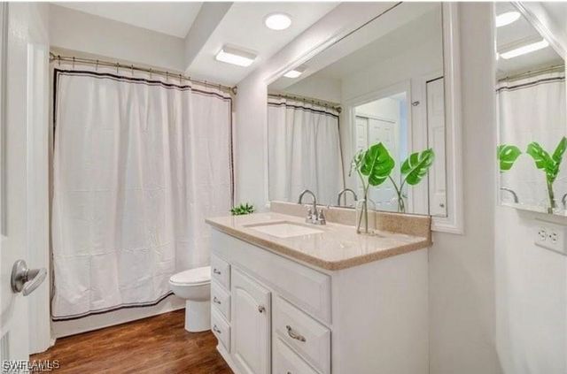 480 Bermuda Cove WAY 1-104, Naples, FL 34110