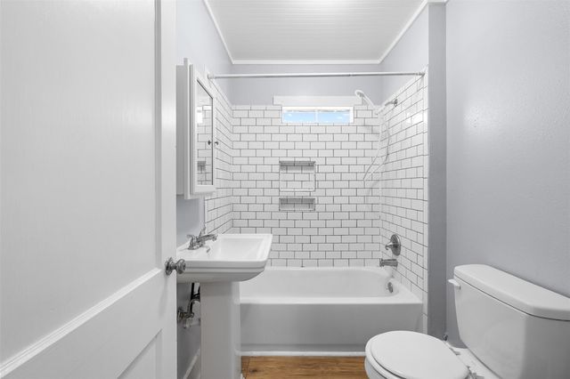 723 E Pecan Street, La Grange, TX 78945