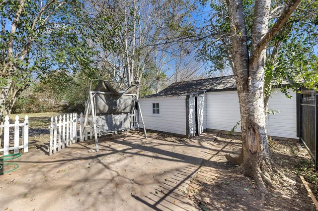 723 E Pecan Street, La Grange, TX 78945