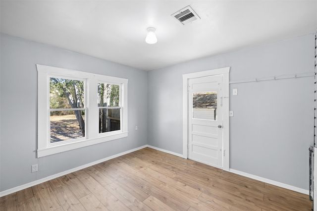 723 E Pecan Street, La Grange, TX 78945