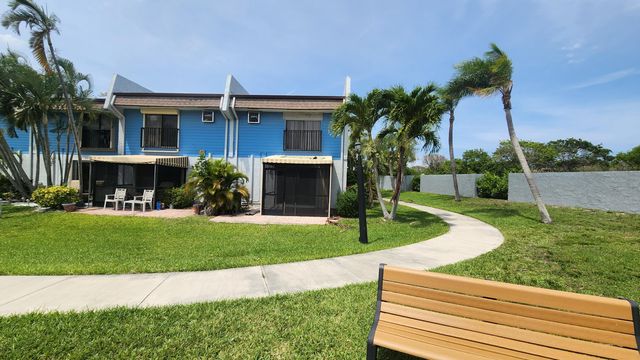 360 Canal Point S, Delray Beach, FL 33444