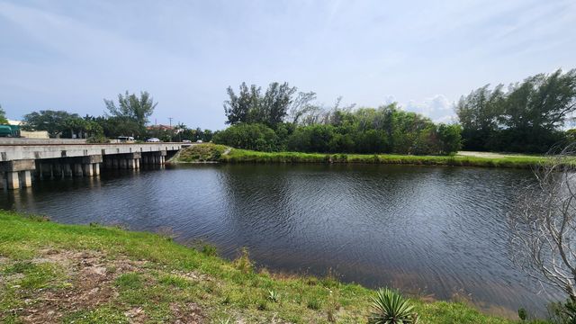 360 Canal Point S, Delray Beach, FL 33444