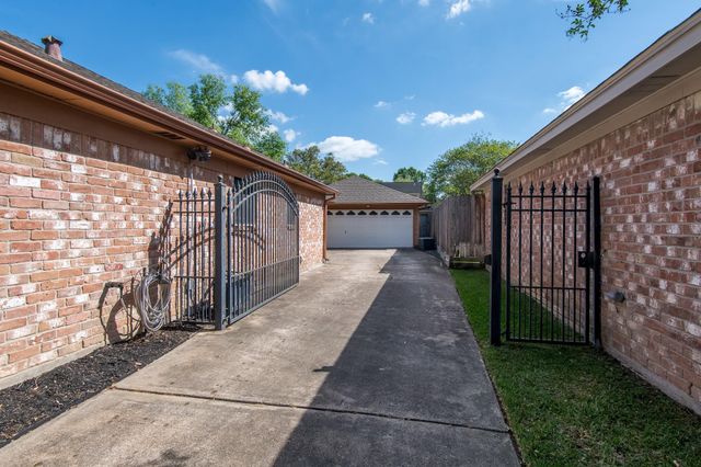 20319 Monkswood Drive, Katy, TX 77450