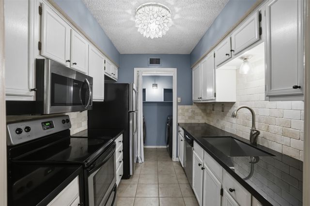16301 Ledgemont Lane 281, Addison, TX 75001