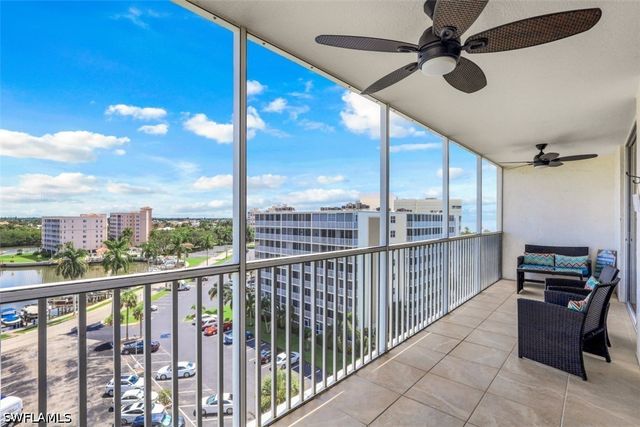 5 Bluebill AVE 810, Naples, FL 34108