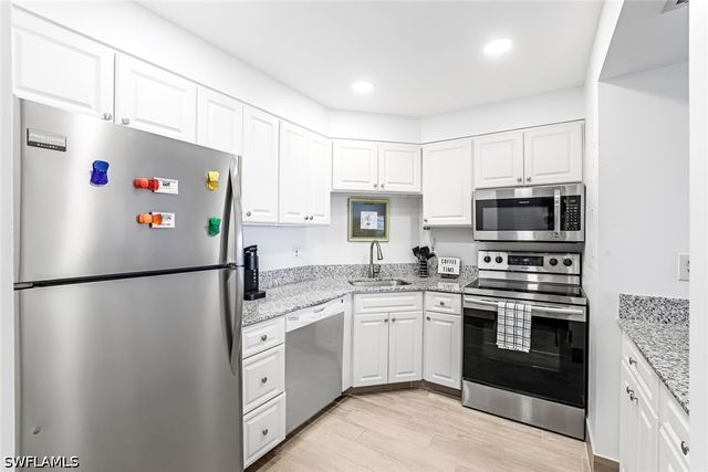 5 Bluebill AVE 810, Naples, FL 34108