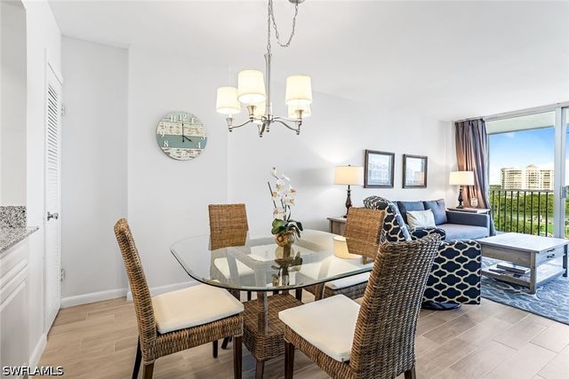 5 Bluebill AVE 810, Naples, FL 34108