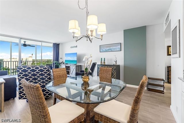 5 Bluebill AVE 810, Naples, FL 34108