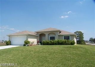2221 SW 8th PL, Cape Coral, FL 33991
