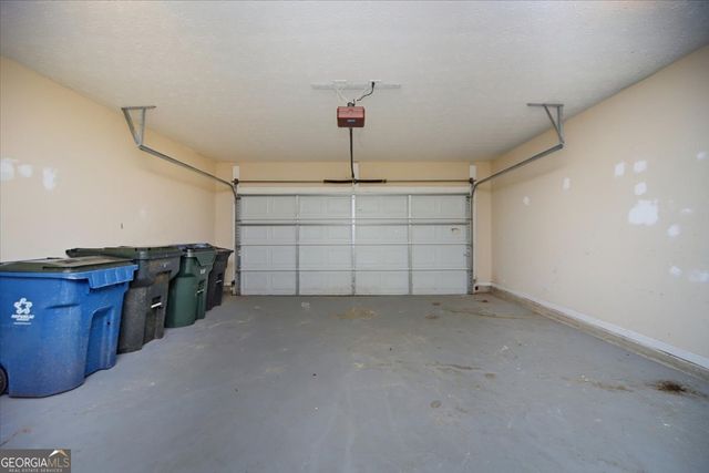 232 Cambridge Dr, Loganville, GA 30052