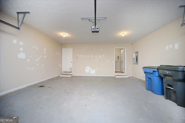 232 Cambridge Dr, Loganville, GA 30052